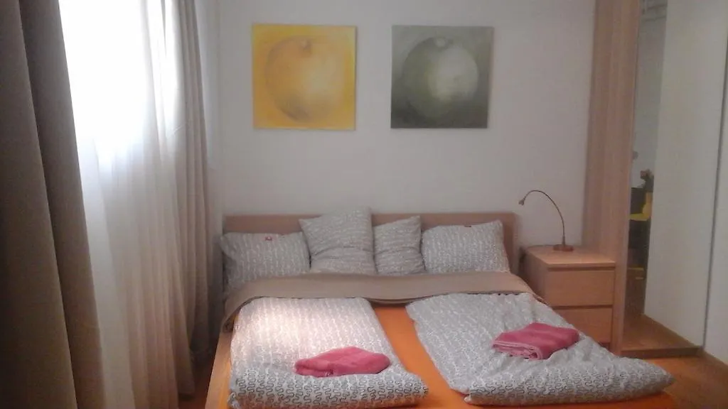 Garden Studio Apartment Zurichberg 0*, Zurich