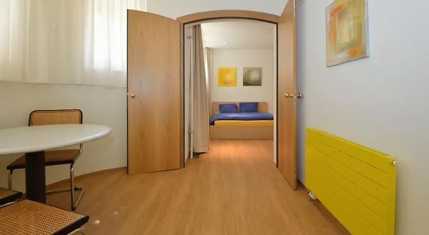 Garden Studio Apartment Zuerichberg 0*, ציריך